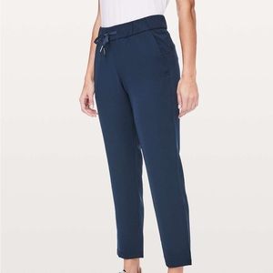 Lululemon On the Fly 7/8 Pant -navy
